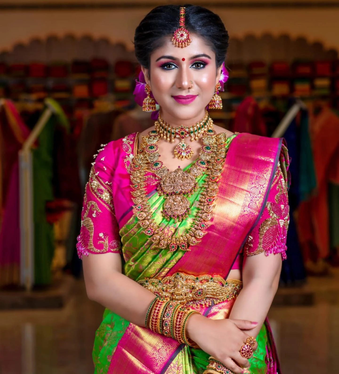 Contrast Blouse Design with Pink Saree 2026: पिंक साड़ी के साथ ये कॉन्ट्रास्ट ब्लाउज़ देंगे नया और स्टाइलिश लुक