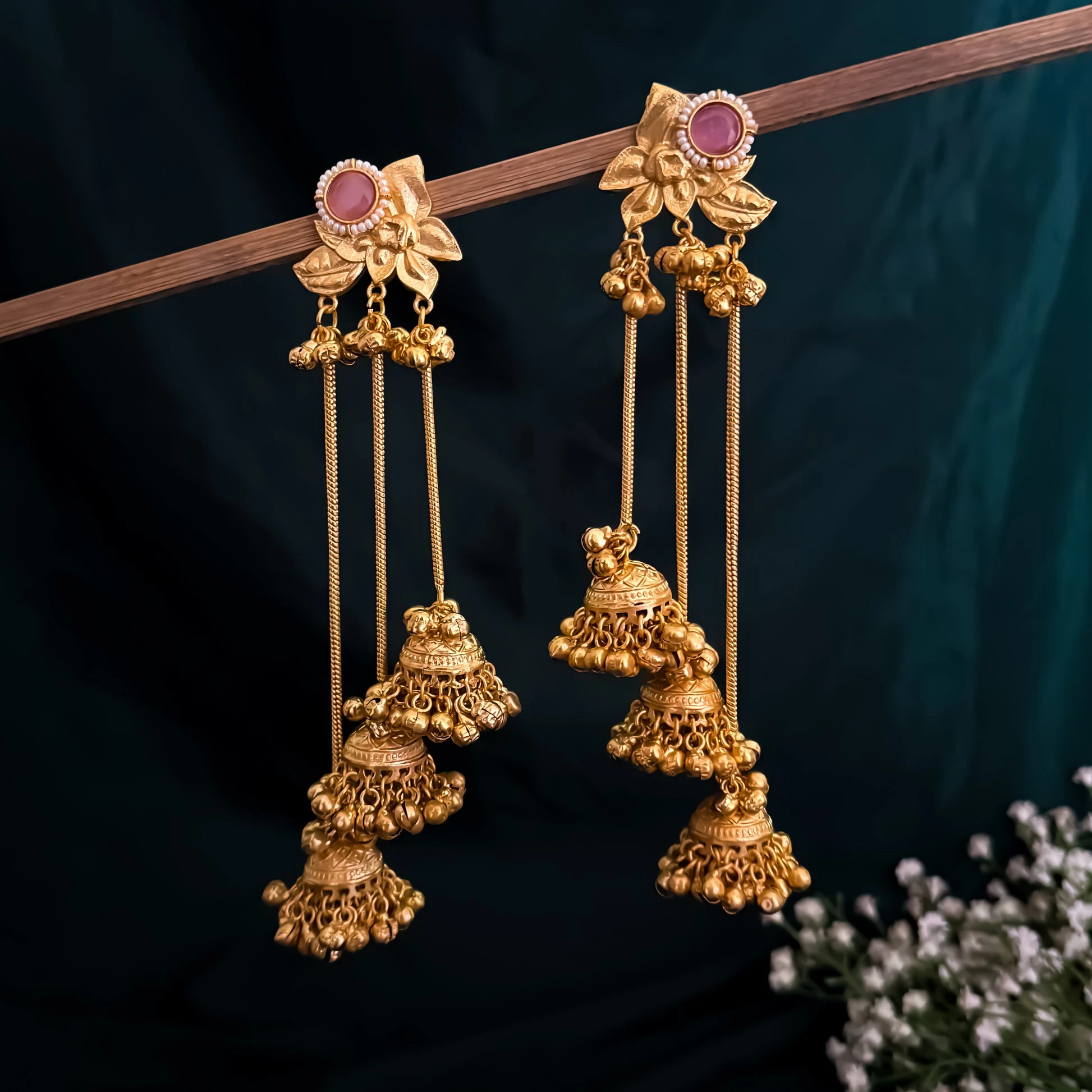 Kashmiri Dejhoor Jhumka: कश्मीरी परंपरा से जुड़ा खूबसूरत झुमका डिजाइन