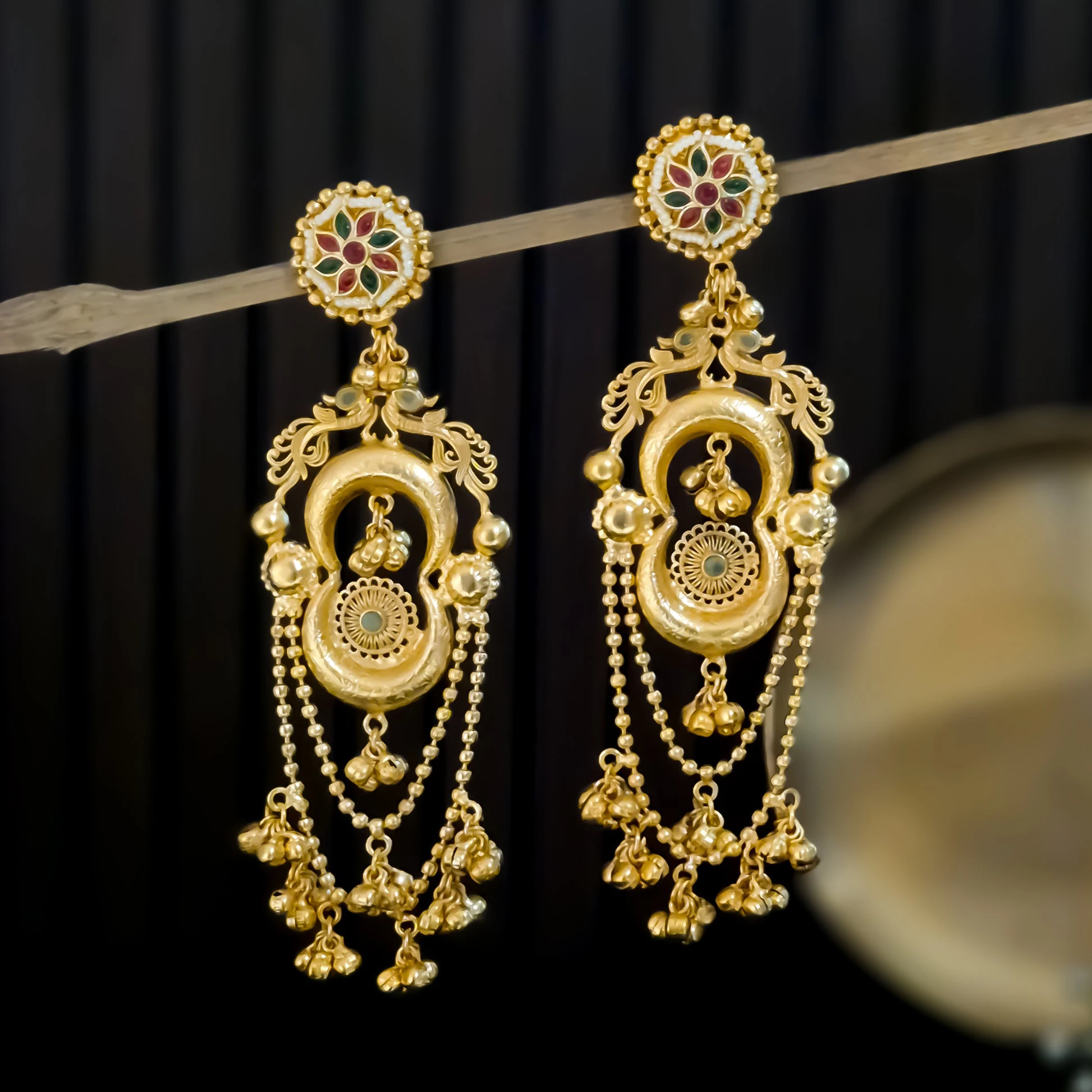 Kashmiri Dejhoor Jhumka: कश्मीरी परंपरा से जुड़ा खूबसूरत झुमका डिजाइन